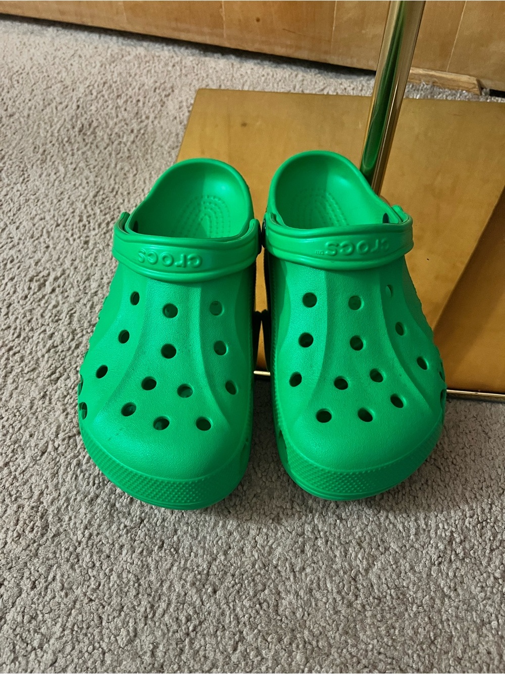 New Crocs Classic Clog in Bright Green size 10